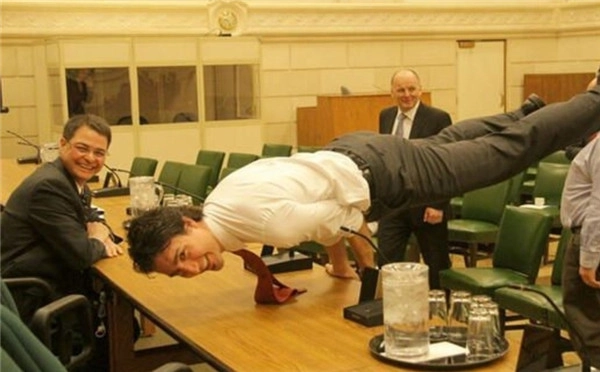 真男人就得挑战这个！能成功的没几个！