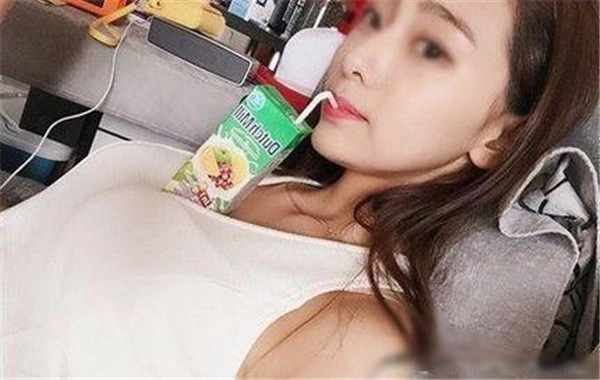 地铁里偶遇的飒爽姑娘错过绝对遗憾的深意图