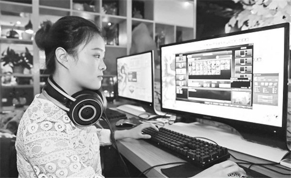 表羡慕：电竞娱乐火热代打游戏月入近万