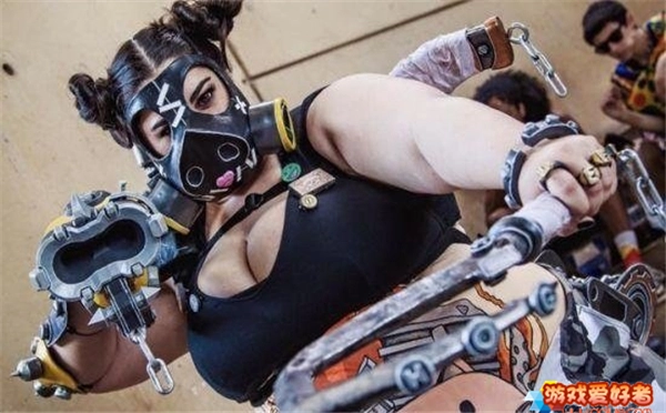 《守望先锋》女玩家COS路霸身材丰满惹网友惊叹