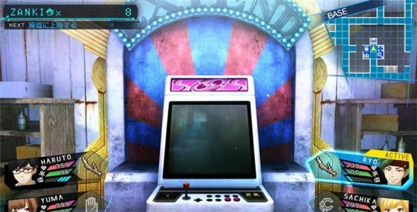 在《残机0》里，想要存活就不得不克隆自身，操作方式是通过街机来进行。