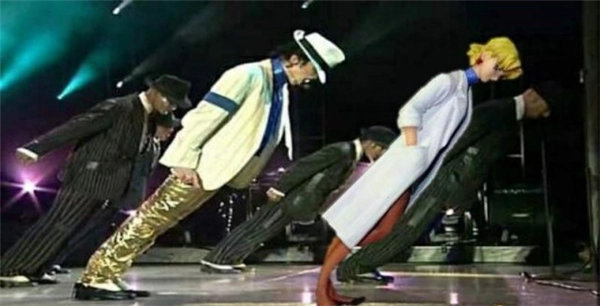 苦中寻乐！日本高温致手办变形45度倾斜神似天王杰克逊