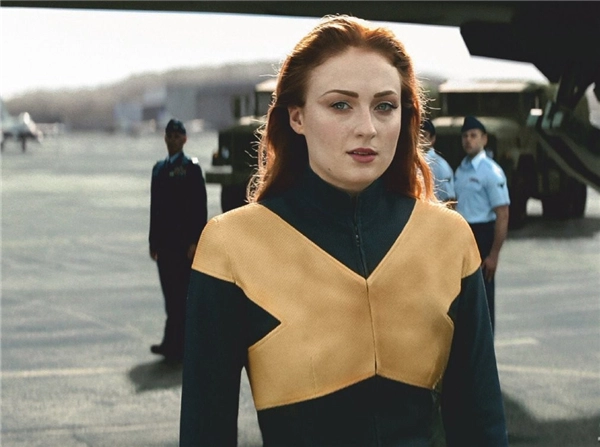 《X战警：黑凤凰》全新剧照释出凤凰女黄色战衣吸睛度拉满