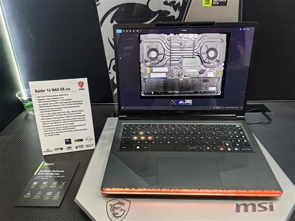 首款实现300W性能释放的游戏本诞生！微星泰坦16/MAX新品亮相，搭载满功耗RTX5090显卡