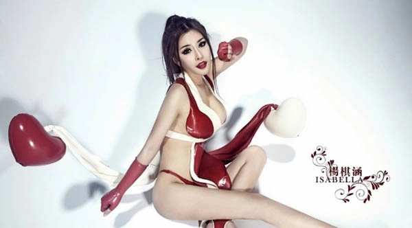 瞧瞧你能不能镇得住场，有着“小范冰冰”之称的杨棋涵Cosplay不知火舞呢
