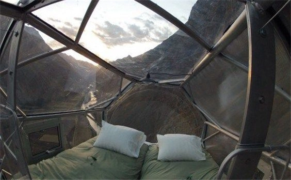 悬崖峭壁间的奢华套房——Skylodge高级套房，你有胆量入住吗？