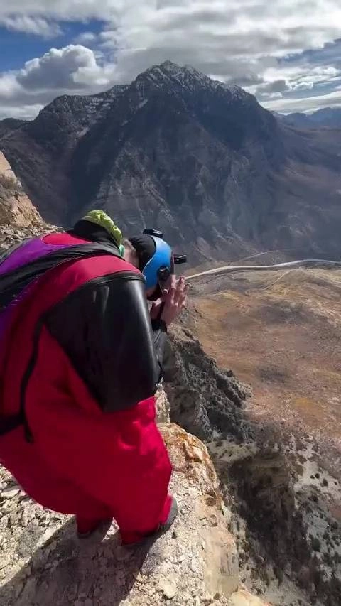 翼装飞行者跳下不足10秒便撞岩殒命数十人亲眼见证
