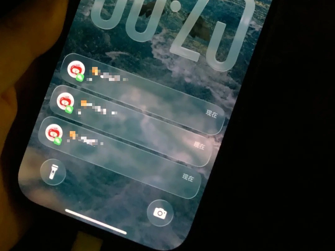热搜炸了！iOS微信通知现在能显示头像啦，你更新体验过了吗？