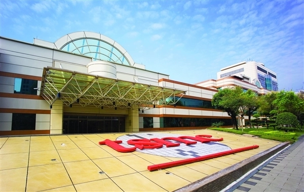 台积电被迫再在美国建5座芯片厂，成本达4-5倍：利润恐难维系