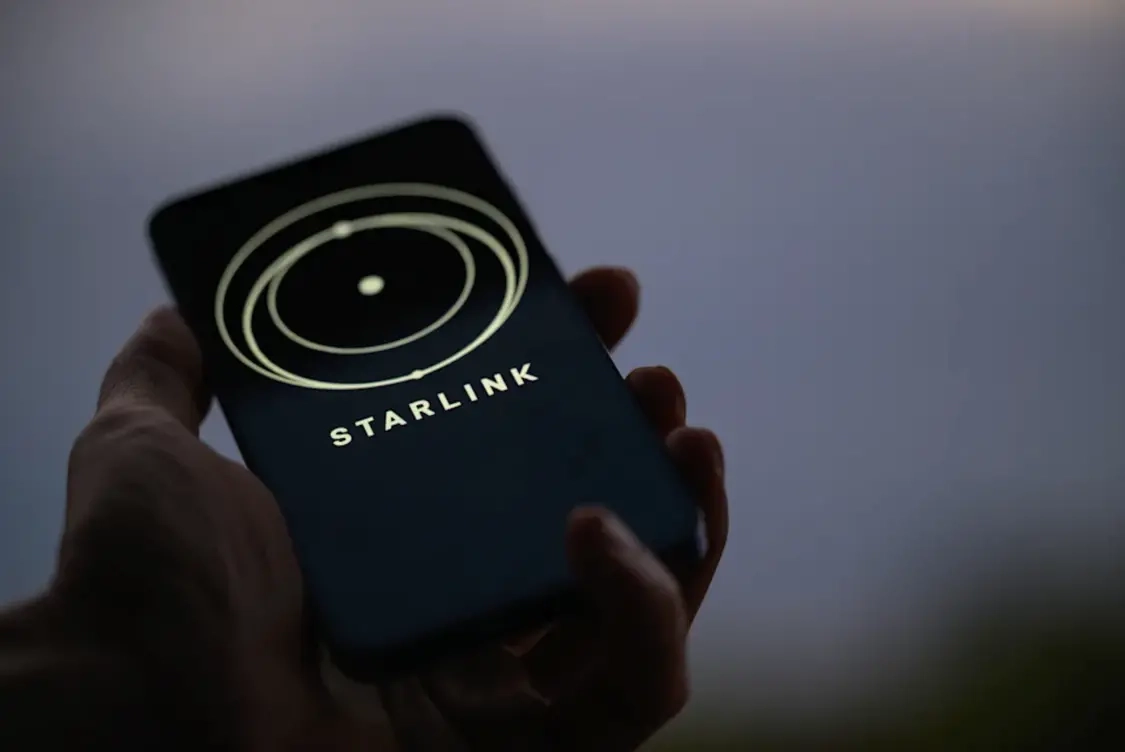 马斯克为伊朗用户提供免费星链服务，SpaceX已取消相关订阅费用