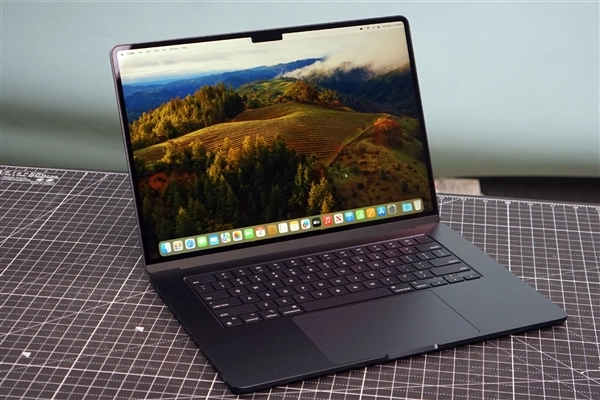 苹果新款MacBookPro本月即将上架，首发搭载M5Max芯片