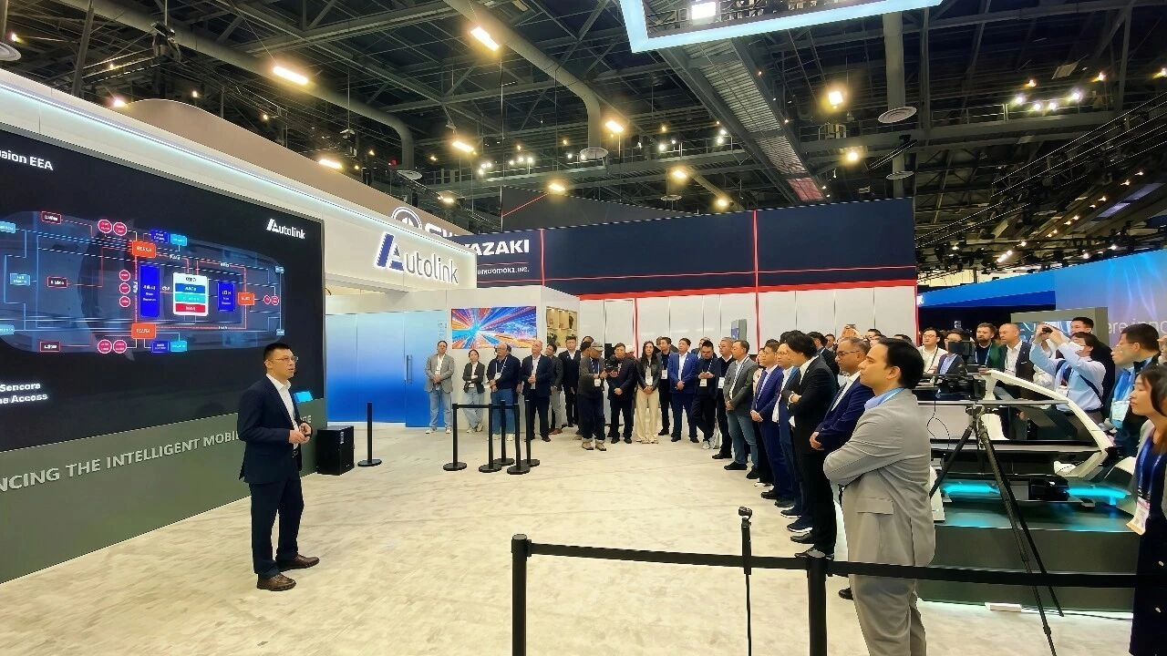 打破域界壁垒，车联万物互联DeepFusionEEA树立全域融合与实时协同新标杆