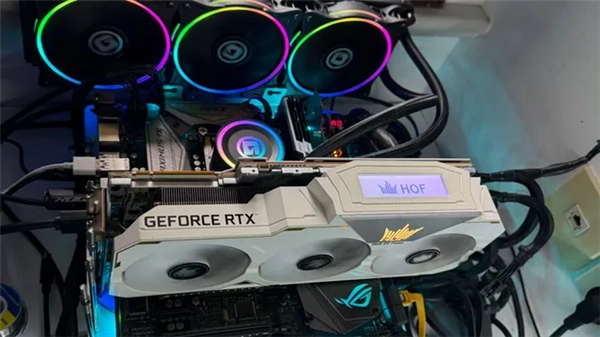 玩家手工打造900W显卡巨兽！RTX2080Ti魔改TitanRTX：跑分力压3090