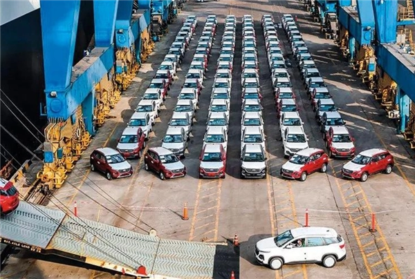 超半数家庭已拥有汽车！2025年全国机动车保有量攀升至4.69亿辆