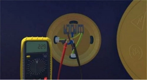 坤化危机手机正版