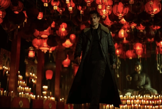 “亨超”主演的新片《高地人》首曝剧照！飒爽大衣造型气场全开