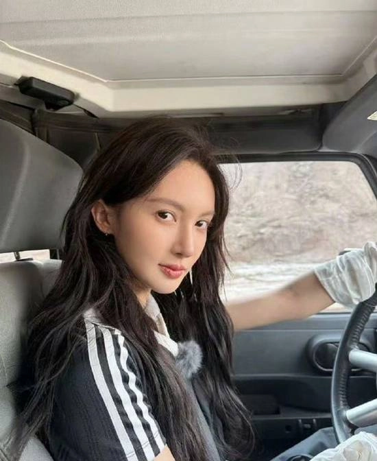 网传金晨涉及肇事逃逸事件交警方面表示正核实情况