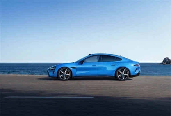 小米SU7行驶一年半里程达26.5万公里，期间几乎没出故障，电池衰减幅度仅5.5%[多图]