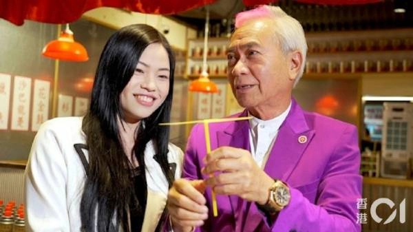 李龙基就搬离比自己小36岁前女友的住所一事作出回应：此举仅仅是为了避免因看到旧物而引发伤感