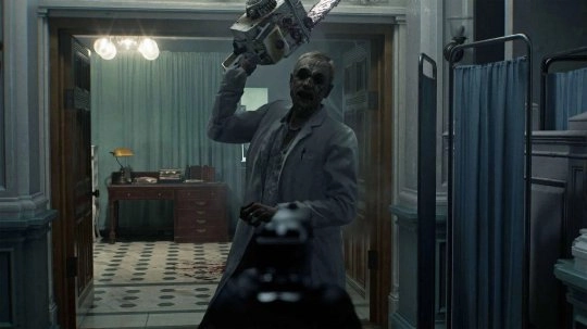 《生化危机：安魂曲》突破性地设计了可被双方抢夺使用的电锯