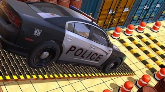 极限警车停车场3D手机版图2