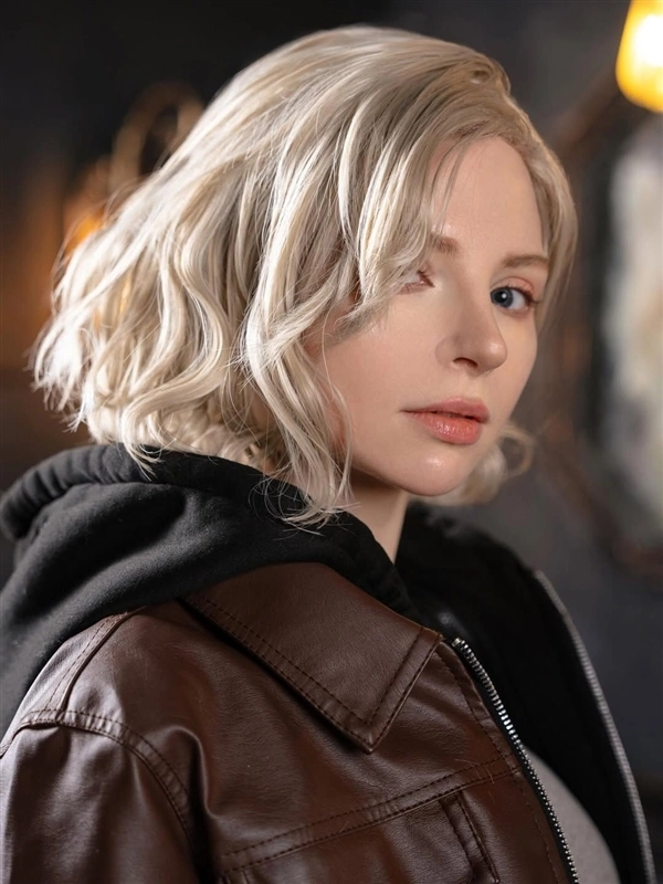 阿什莉体模Cos《生化9》格蕾丝 火辣身材完美复刻