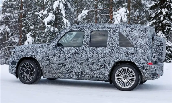 大家期待的平民版大G要来了！奔驰小G谍照流出，配备混动和纯电双动力系统