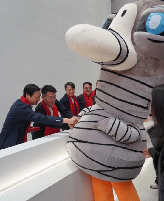 从雷军开工的趣味故事中，能感受到企业蓬勃向上的新势头