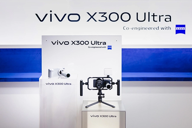 全球首秀登场！vivoX300Ultra配备400mm增距镜亮相MWC2026