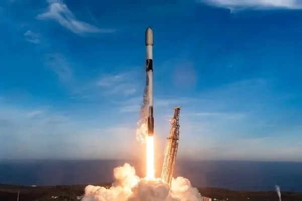 32手猎鹰9号火箭再立奇功！星链卫星在轨数量突破10000颗大关