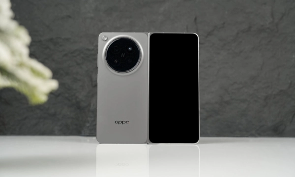 OPPO Find N6 不仅拥有多场景AI办公能力，还支持最高80W的超级快充