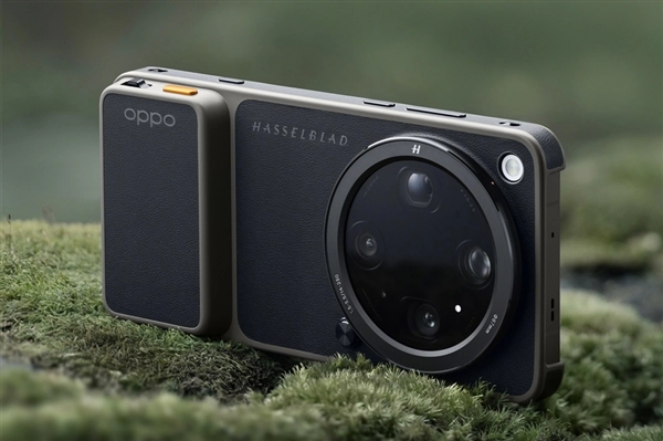 堪称史上最强长焦神器的OPPO Find X9 Ultra正式首销，起售价7499元