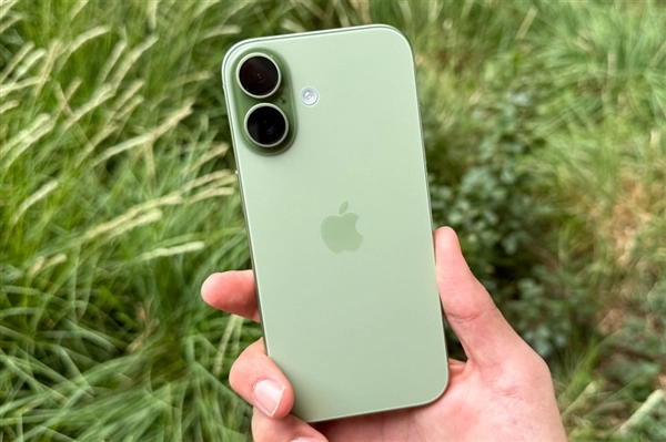 史上最长寿的iPhone标准版诞生！苹果调整策略，iPhone 17生产周期延长