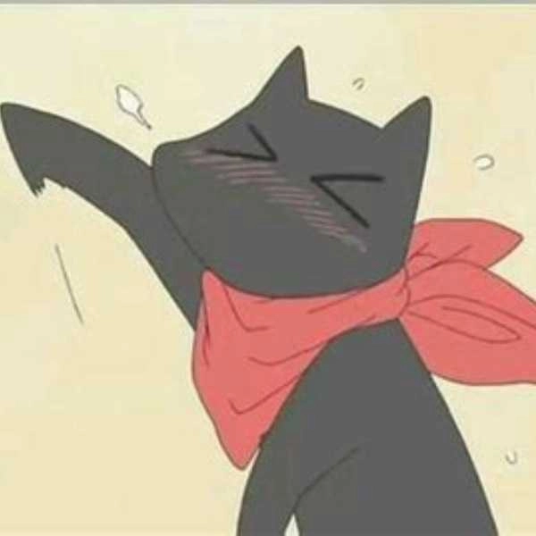 垃圾桶上的黑猫gif图片 图1