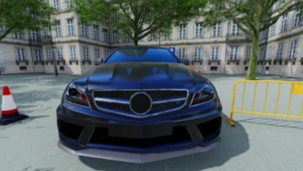 丰田汽车花冠驾驶