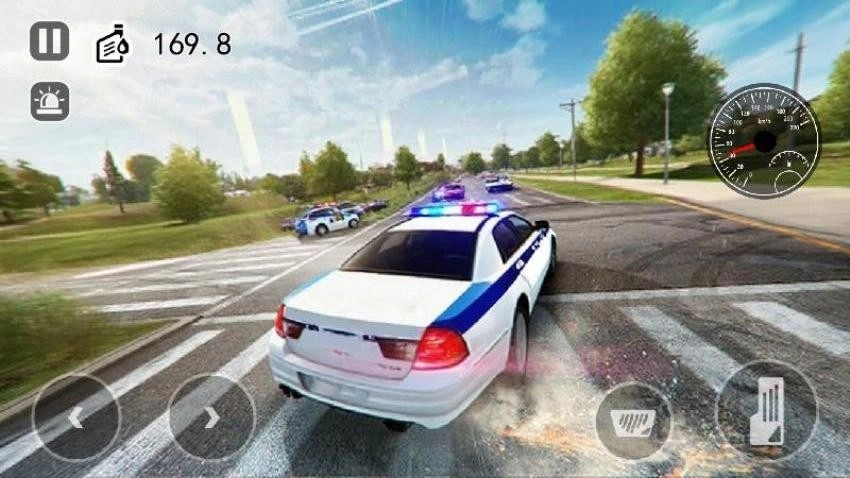 警车狂飙冒险游戏