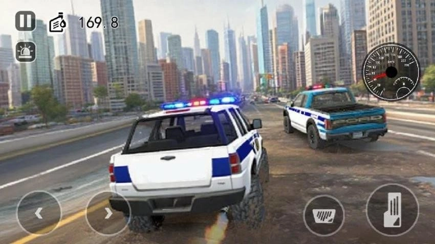 警车狂飙冒险游戏