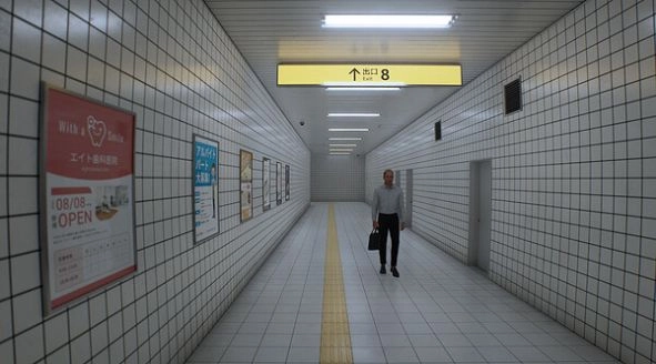 诡异的8号出口图3
